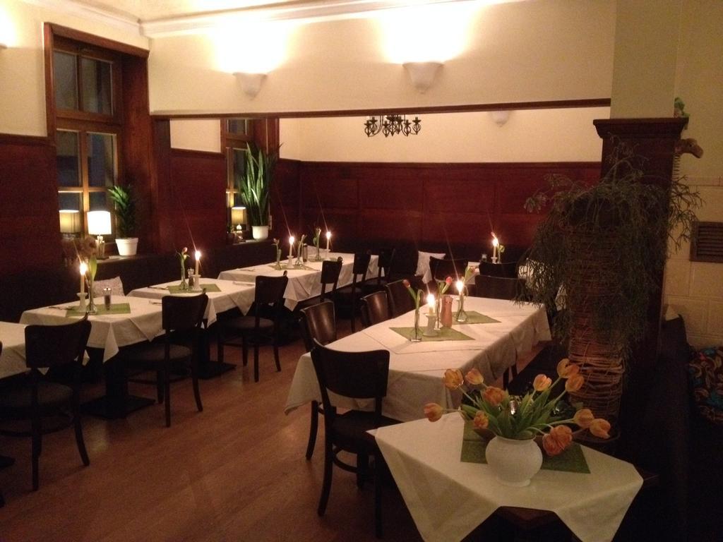 Linde Restaurant & Hotel Nussloch Exterior photo