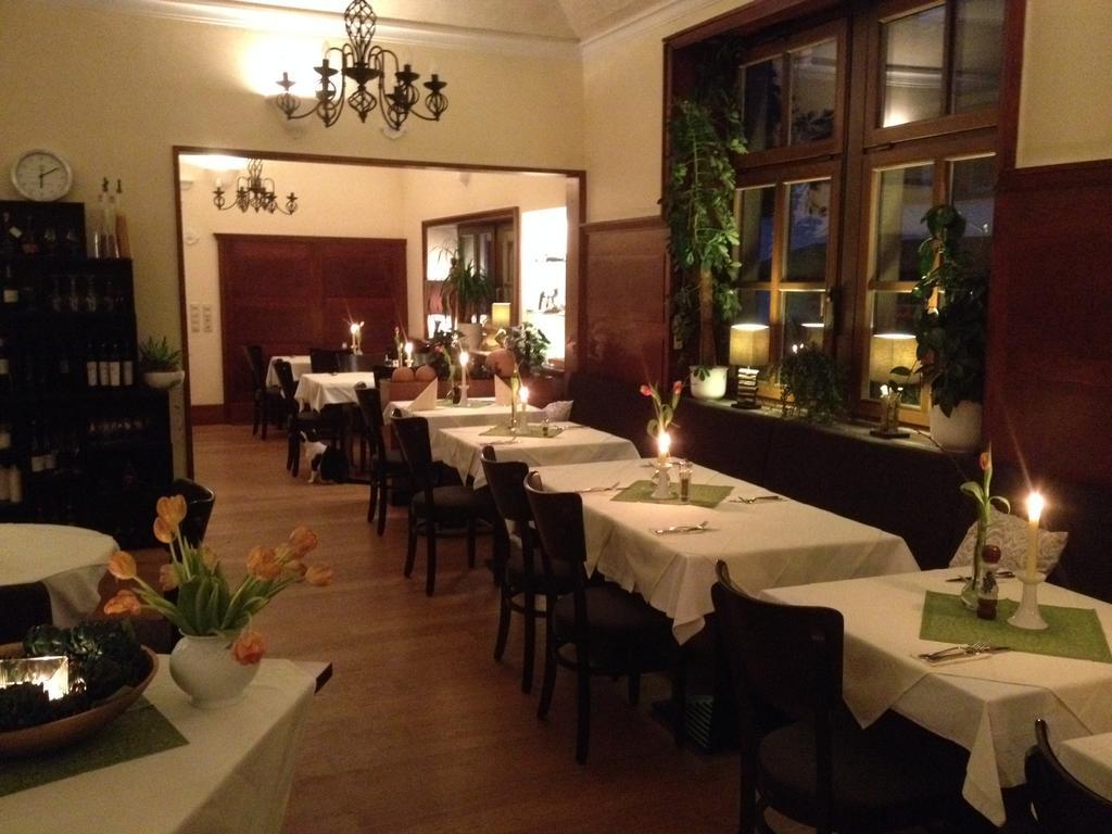 Linde Restaurant & Hotel Nussloch Exterior photo